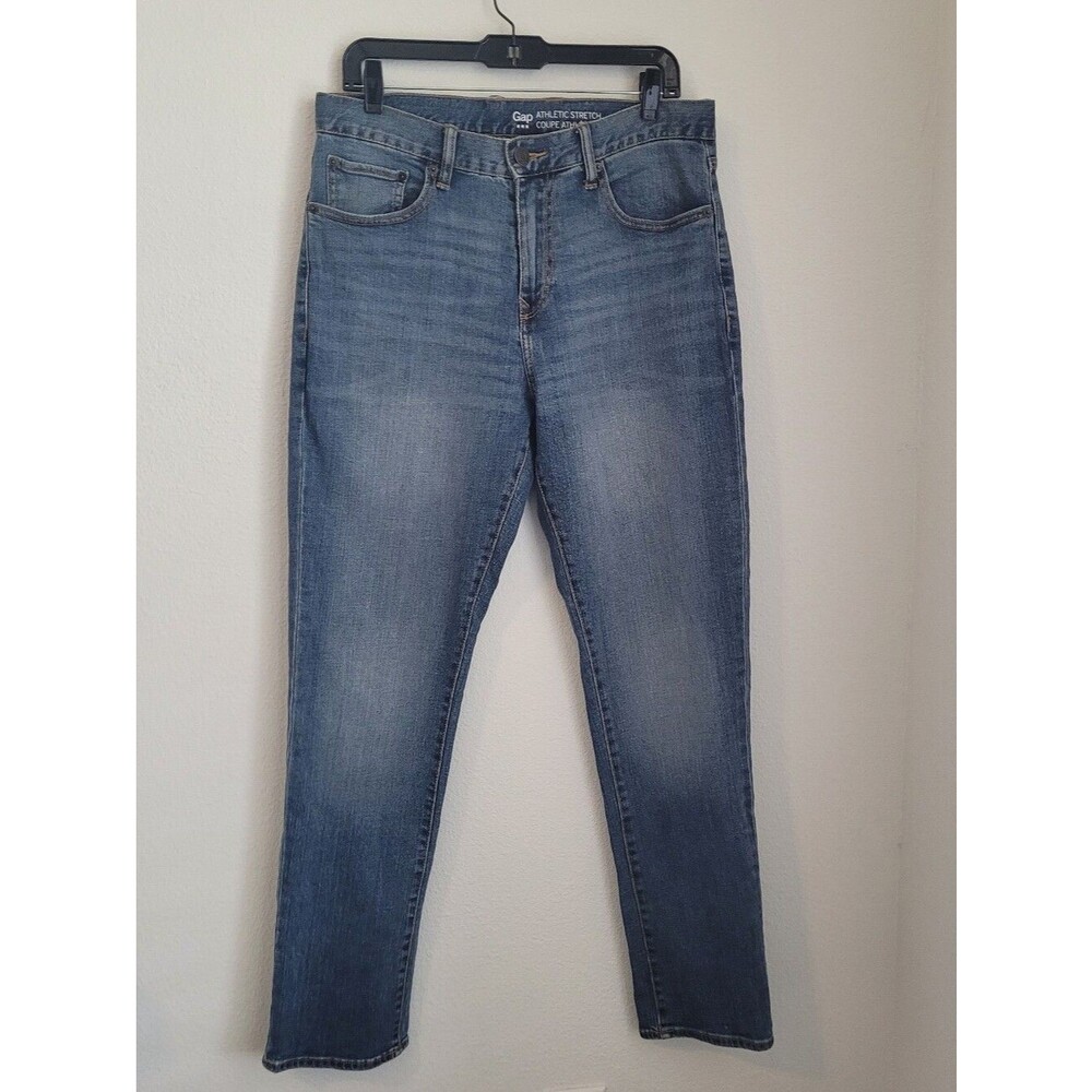 GAP Athletic Stretch Jeans Size 32x32 Medium Indigo Wash Comfort Fit Denim